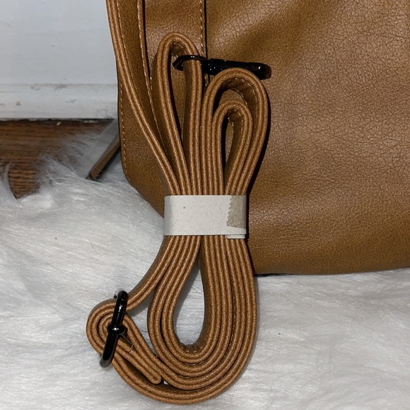 Nwt Realer cross body bag - Picture 10 of 12